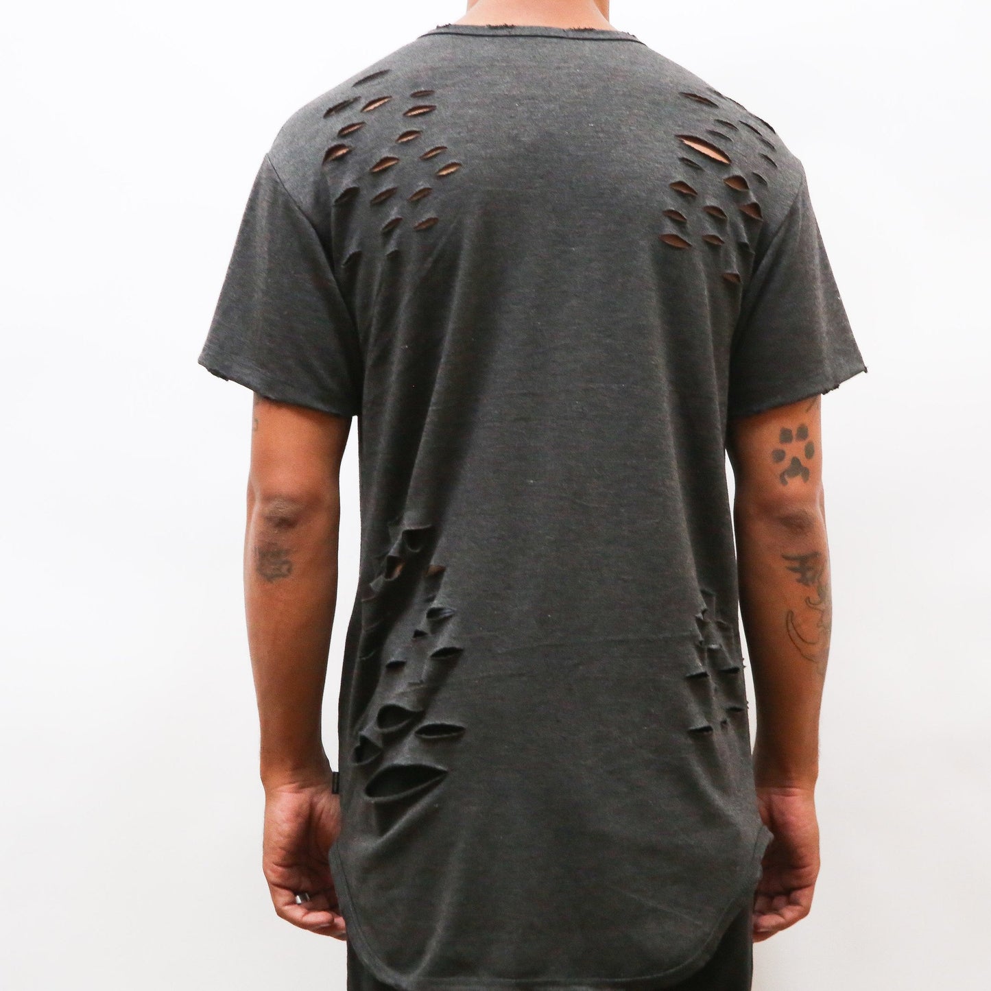 DISTRESSED SCALLOP TEE- GREY - Leo Cor by Forte